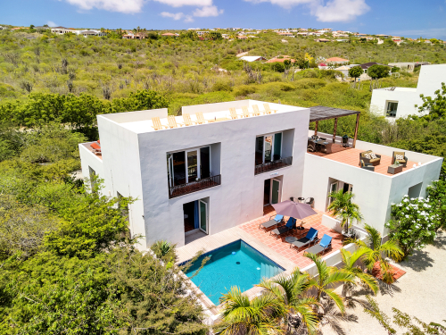 One of the best villa rentals on Bonaire is Kas di Amigu