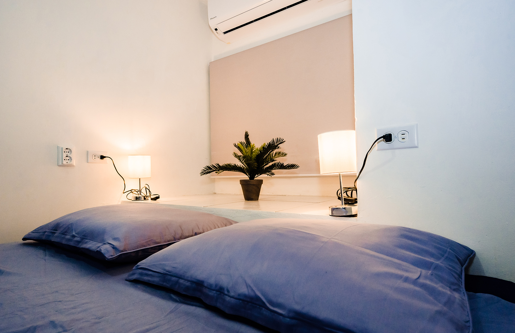 Studio 'Mango' at Punt Vierkant Apts | Utilities Included