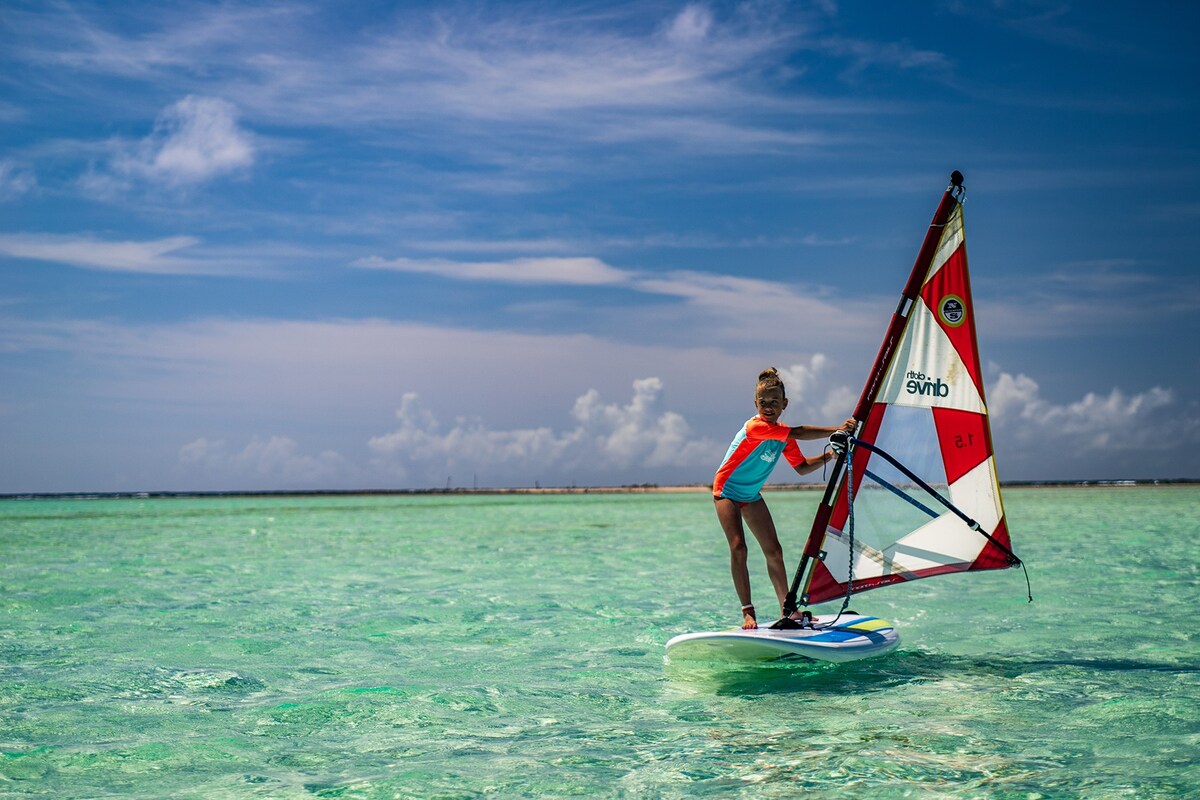 familieactiviteit windsurfen op Bonaire